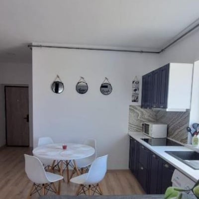 Аренда комфортных 2-комнатных апартаментов площадью 70 м² в районе Мамая, Констанца, Румыния